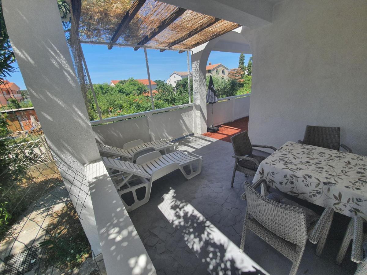 6 M, 50 M Do Plaze Apartment Barbat na Rabu Exterior photo