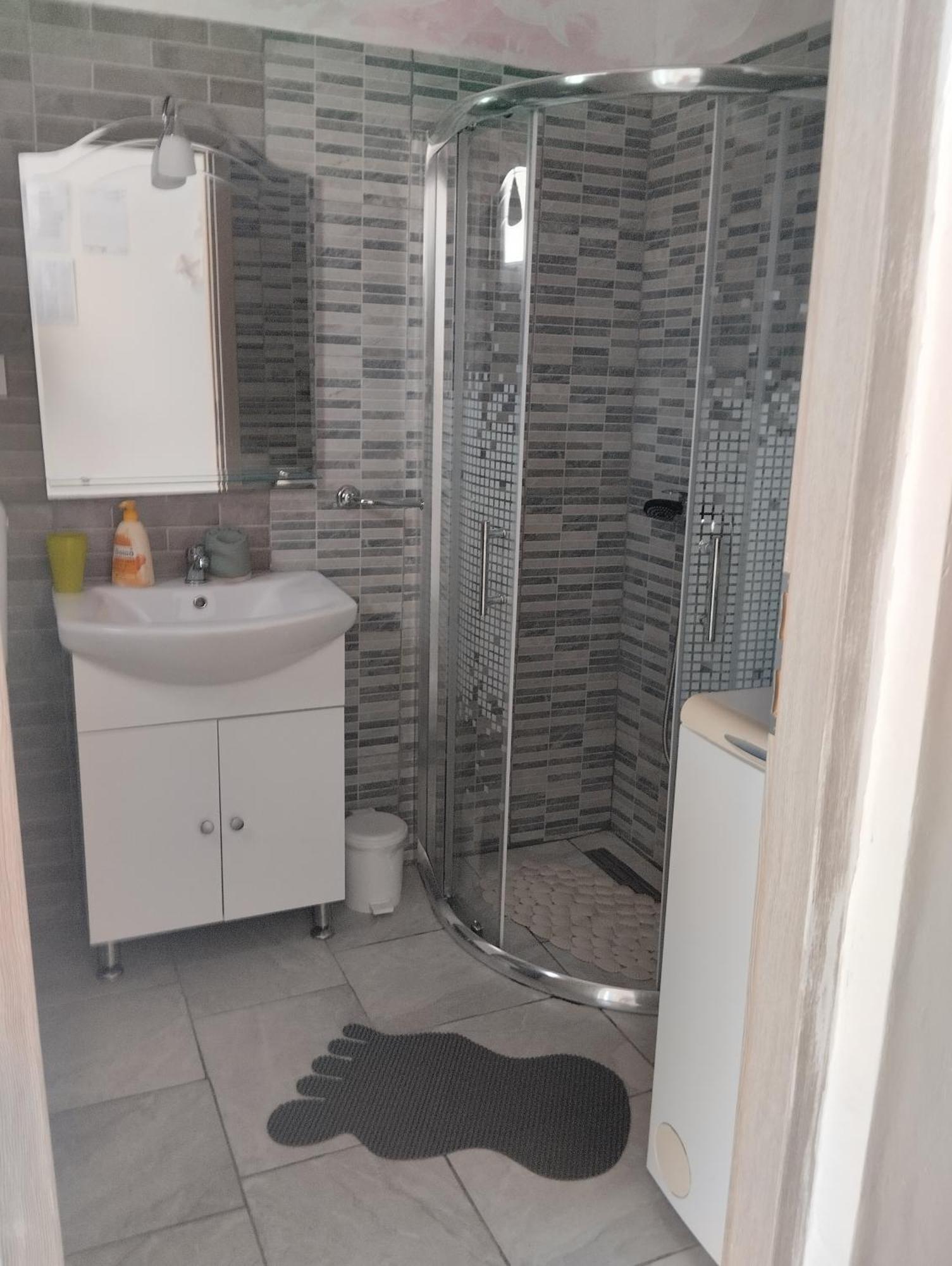 6 M, 50 M Do Plaze Apartment Barbat na Rabu Exterior photo