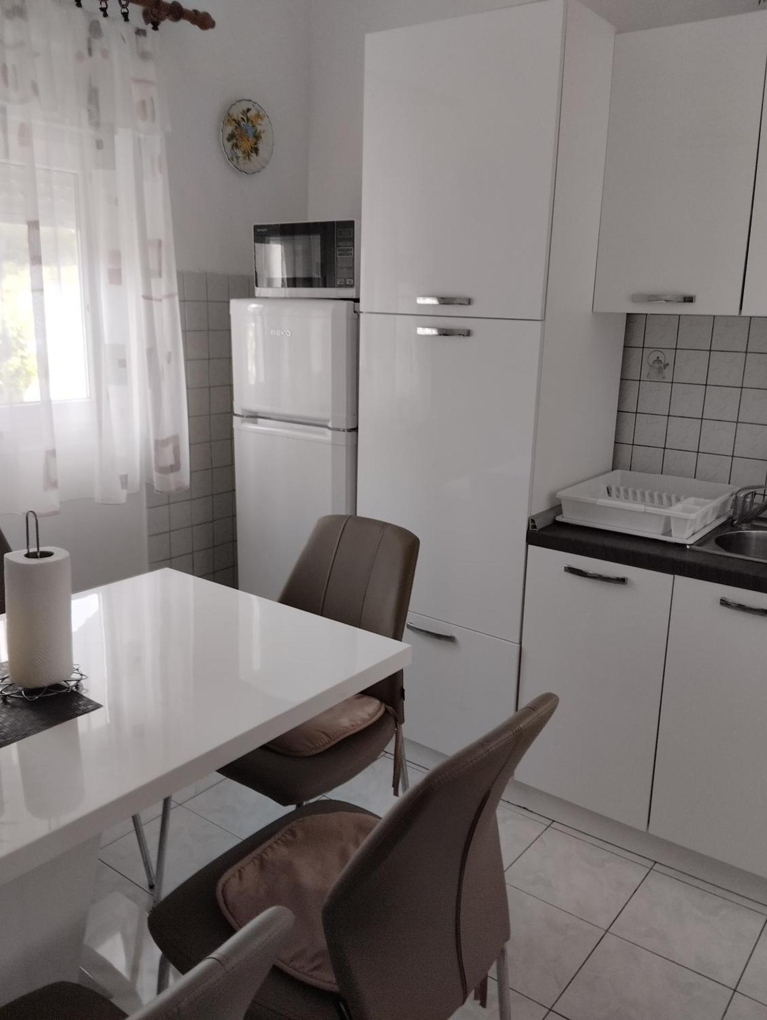 6 M, 50 M Do Plaze Apartment Barbat na Rabu Exterior photo