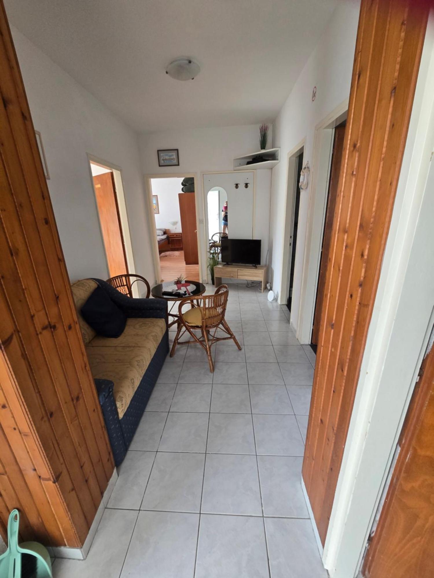 6 M, 50 M Do Plaze Apartment Barbat na Rabu Exterior photo