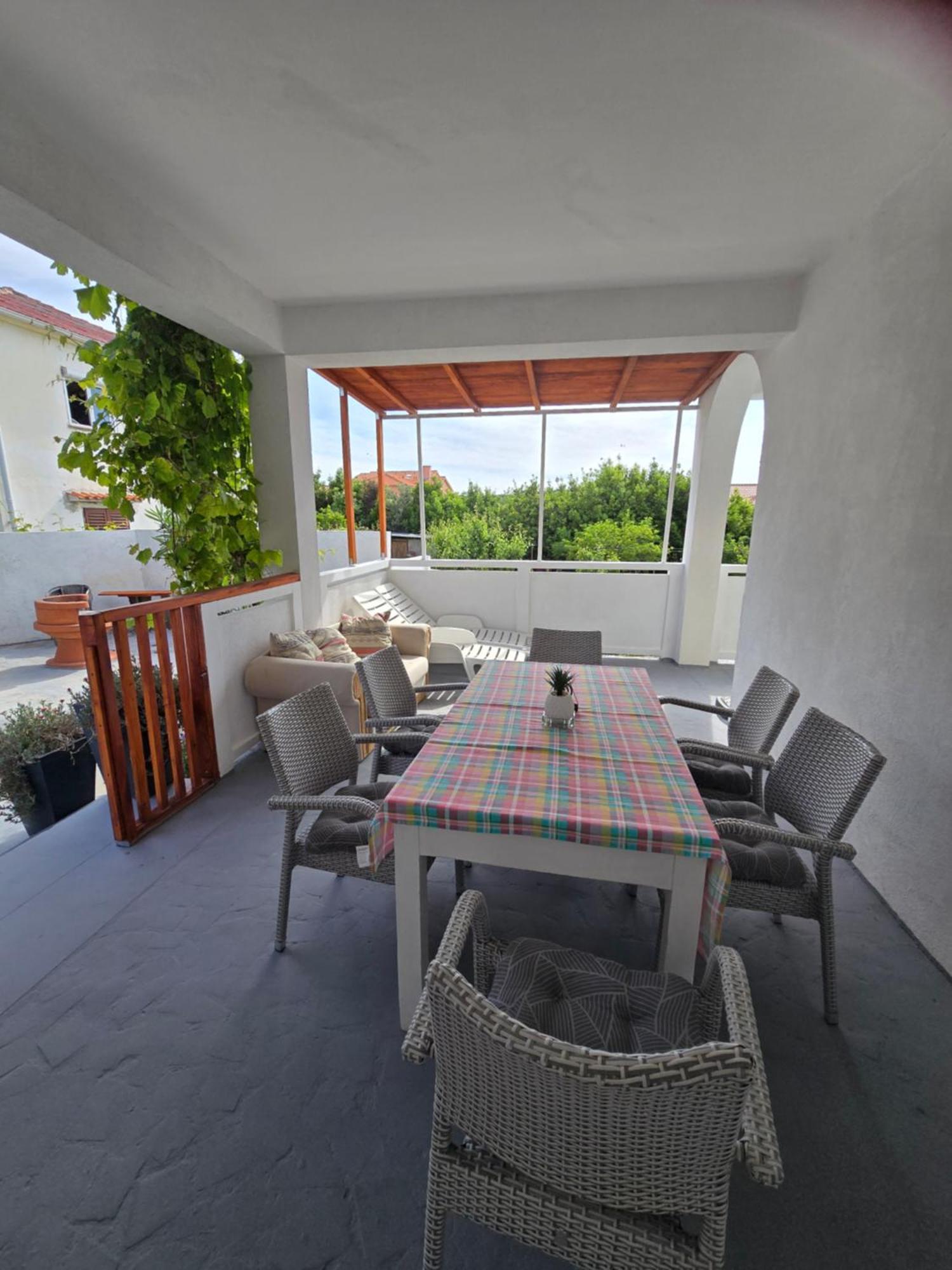 6 M, 50 M Do Plaze Apartment Barbat na Rabu Exterior photo