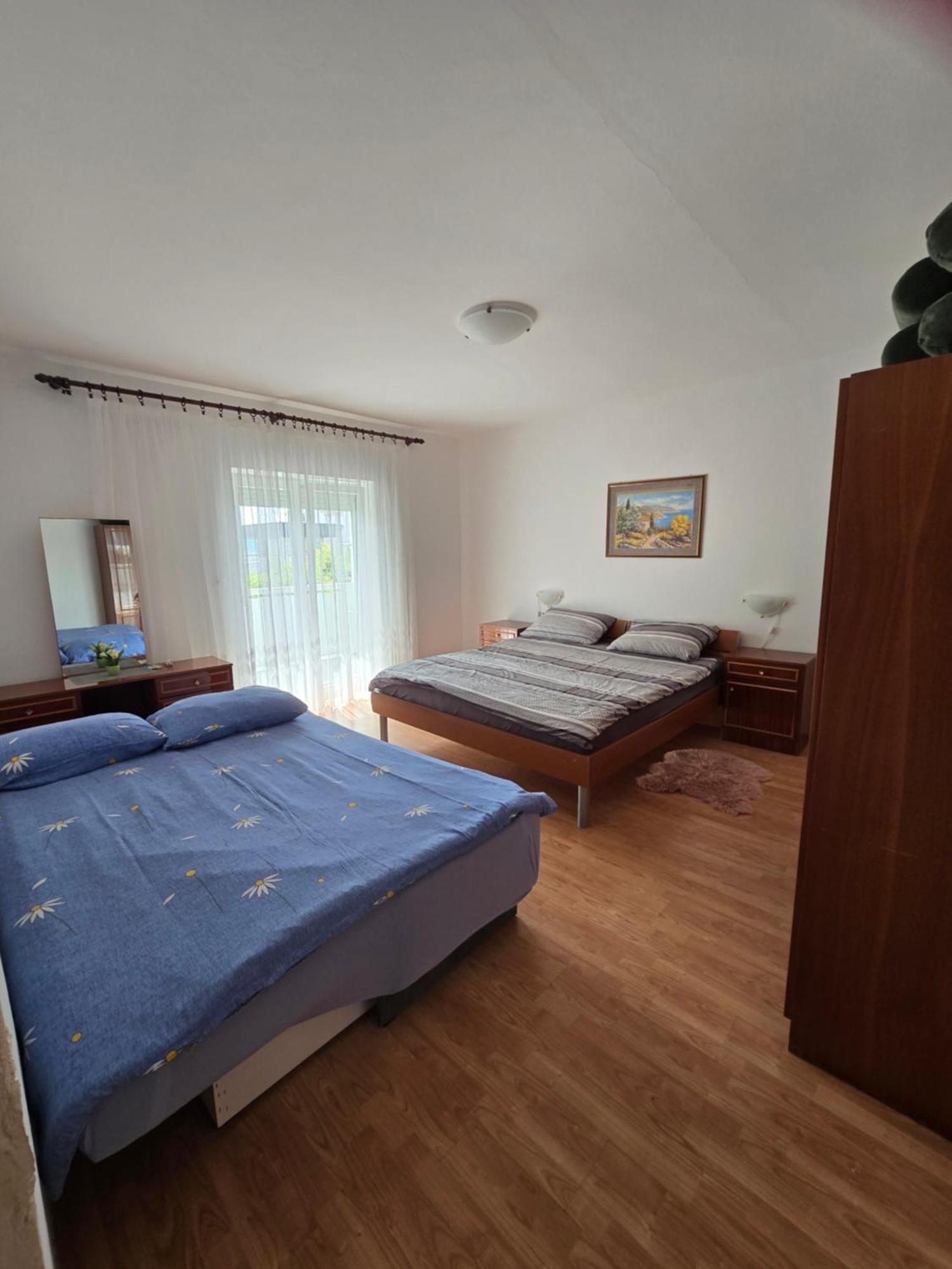 6 M, 50 M Do Plaze Apartment Barbat na Rabu Exterior photo