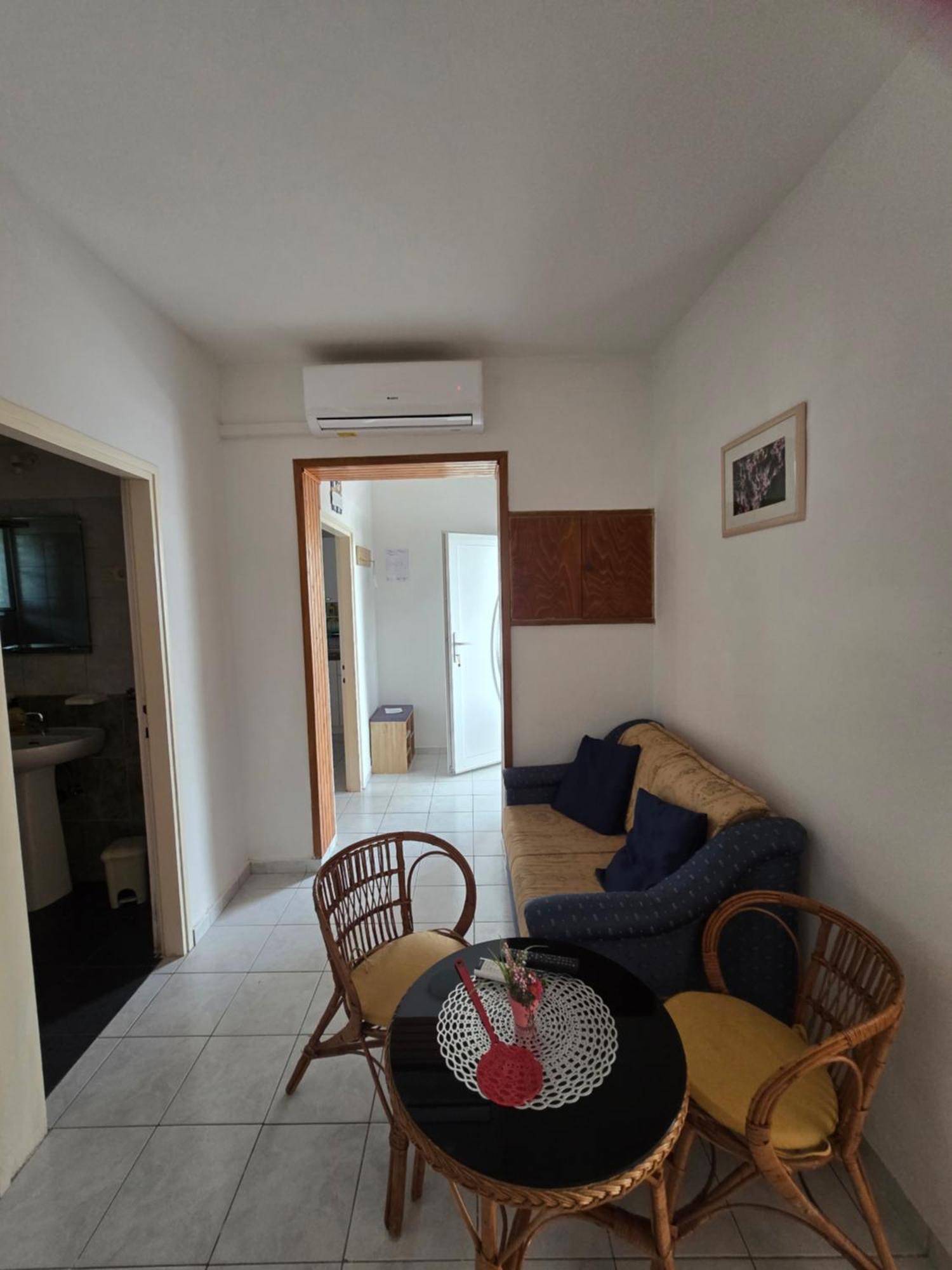 6 M, 50 M Do Plaze Apartment Barbat na Rabu Exterior photo